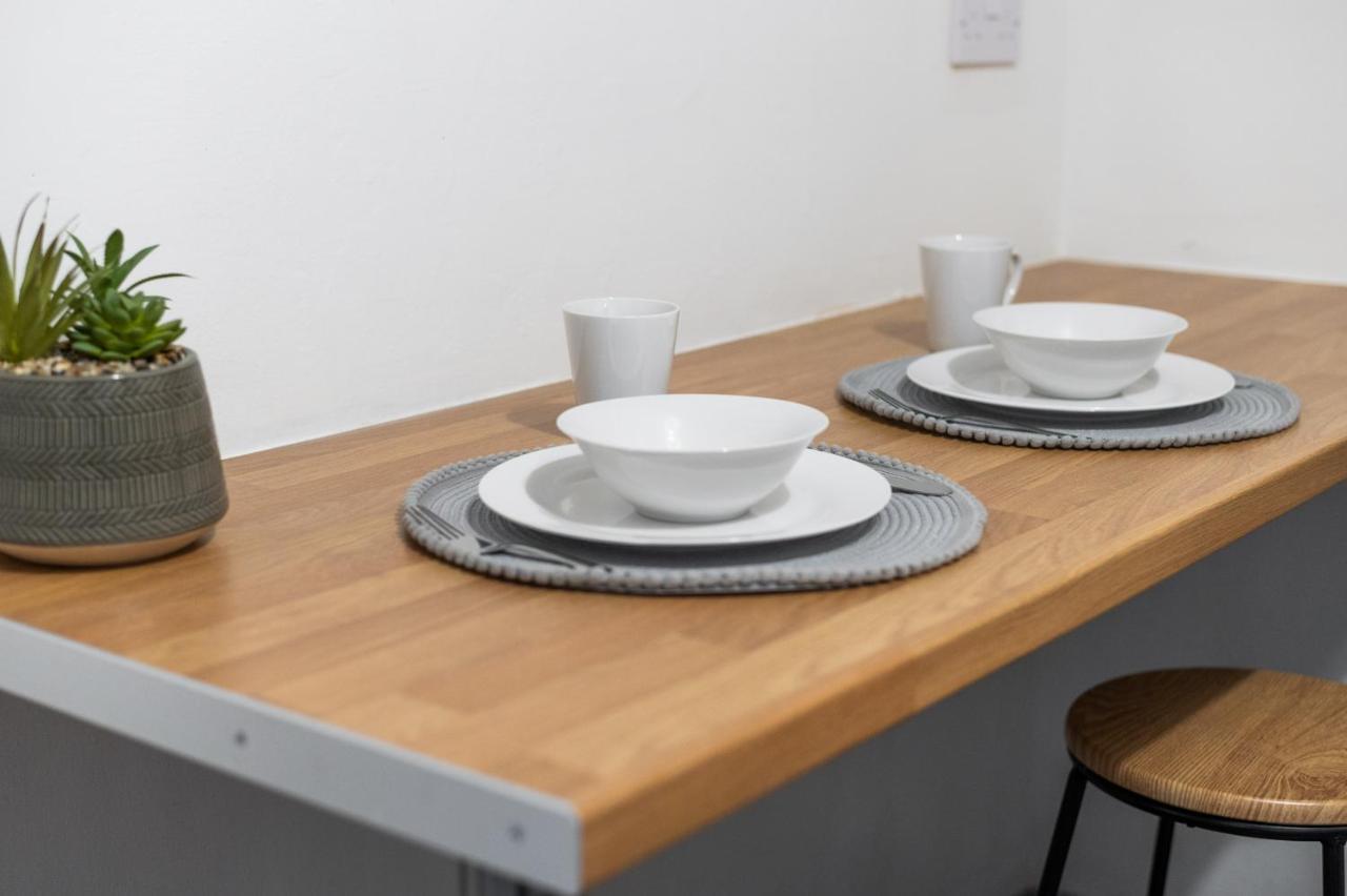 City Centre, Tv'S In All Rooms, Available Parking Apartment *